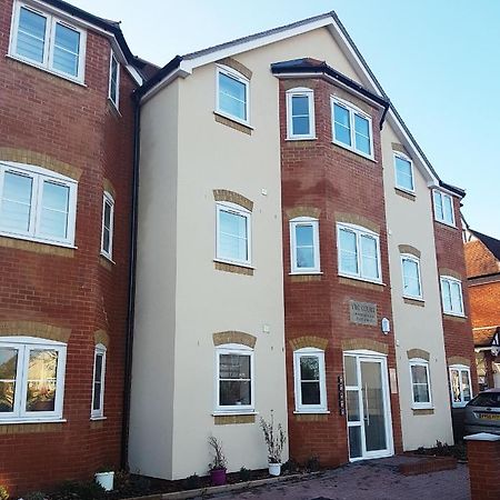 Ybc Court, Aldershot Apartment Exterior foto